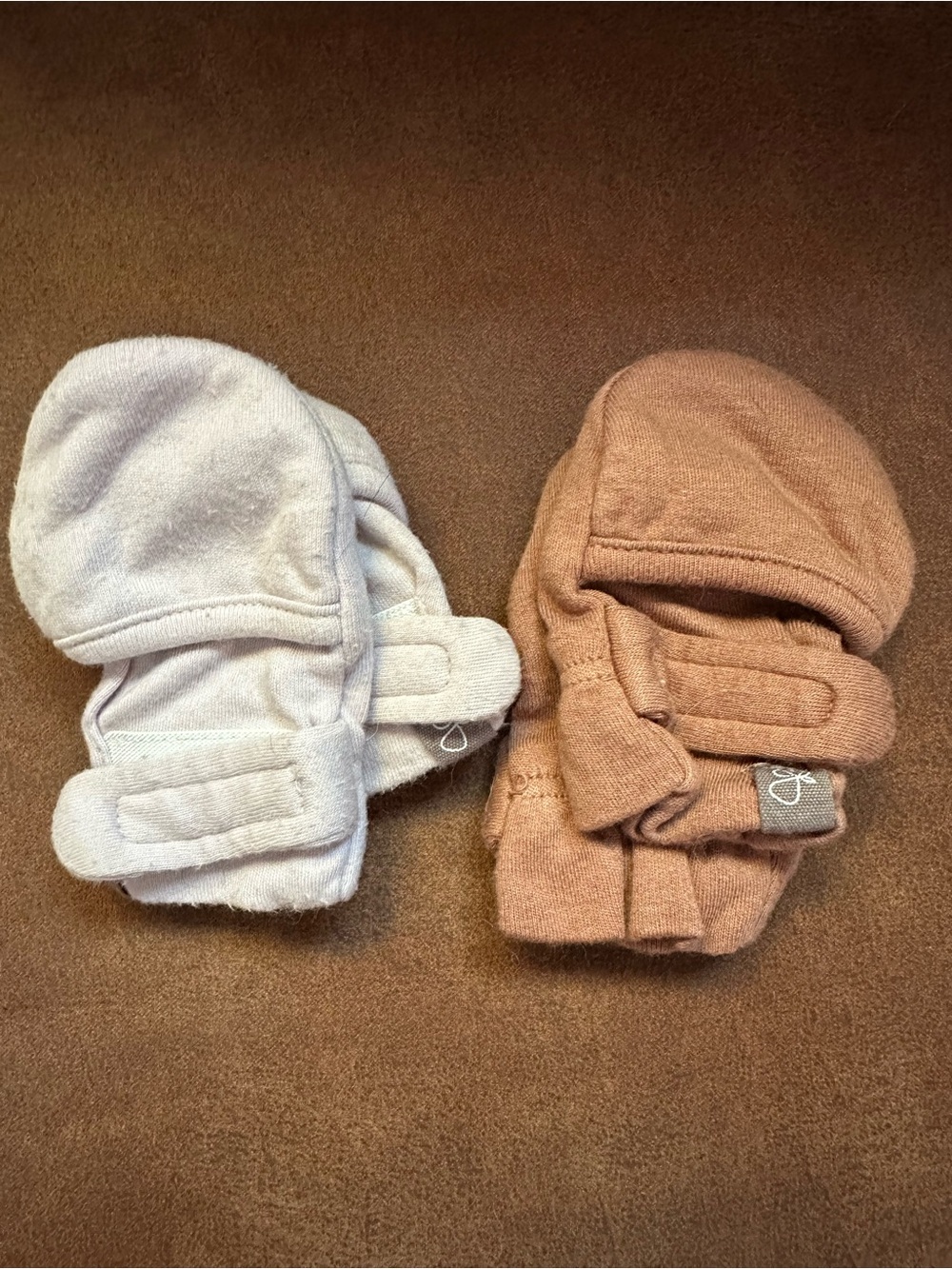 Zutano booties & Goumi mits - Picture 3 of 7